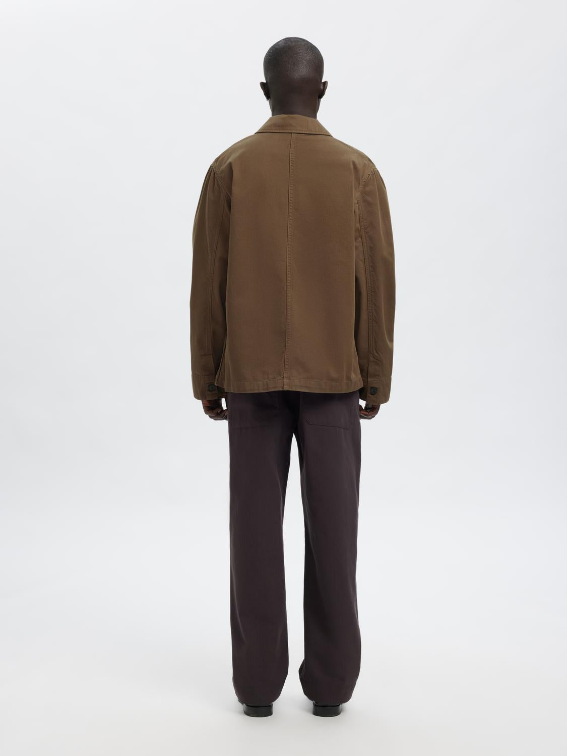 model_shot-back